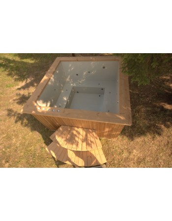 Square shape hot tub