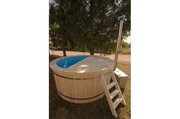 220 cm Plastikinis kubilas su egline medienos apdaila 220 cm Plastikinis kubilas su egline medienos apdaila