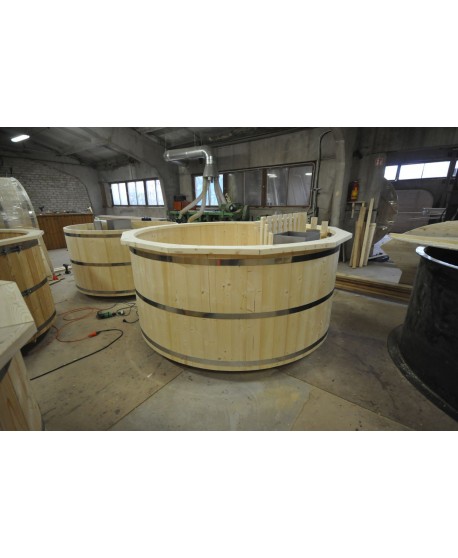spruce wood hot tub spruce wood hot tub