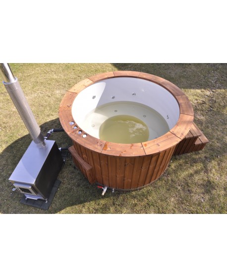 Hot tub made of fiberglass Hot tub made of fiberglass