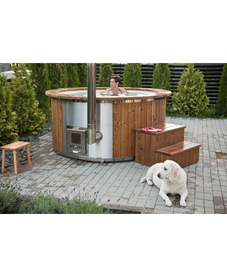 Royal wellness hot tub with integrated stove Royal wellness hot tub with integrated stove