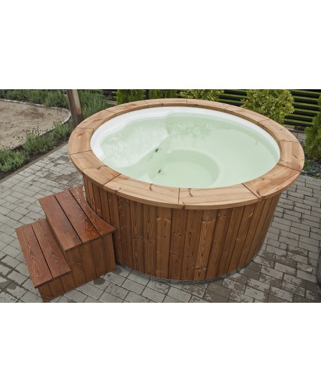 Royal wellness hot tub with integrated stove Royal wellness hot tub with integrated stove