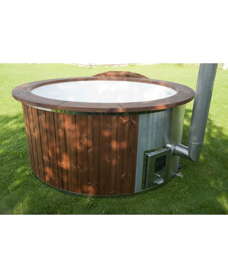 Royal wellness hot tub with integrated stove Royal wellness hot tub with integrated stove