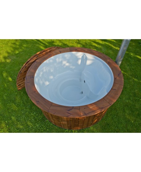 Royal wellness hot tub with integrated stove Royal wellness hot tub with integrated stove