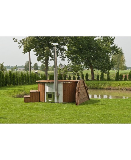 Royal wellness hot tub with integrated stove Royal wellness hot tub with integrated stove