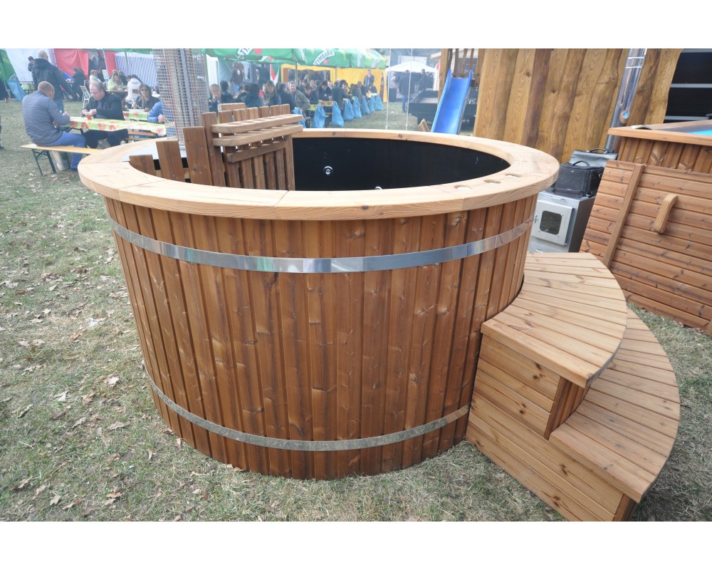 Hot tub with plastic liner and internal stove 180cm Hot tub with plastic liner and internal stove 180cm