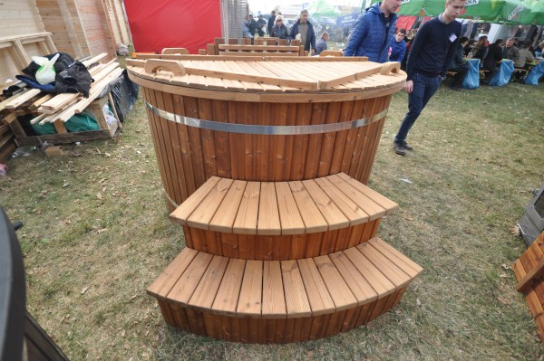 Hot tub with plastic liner and internal stove 180cm Hot tub with plastic liner and internal stove 180cm