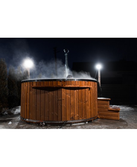 Outdoor Jacuzzi with overflow system 1.9 m