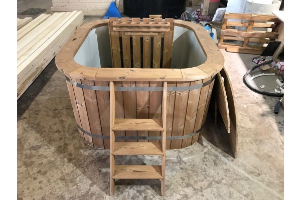 Kvadratinis SPA kubilas Kvadratinis SPA kubilas