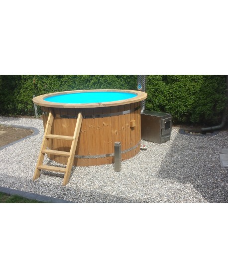 Plastic lined hot tub with thermowood Plastic lined hot tub with thermowood