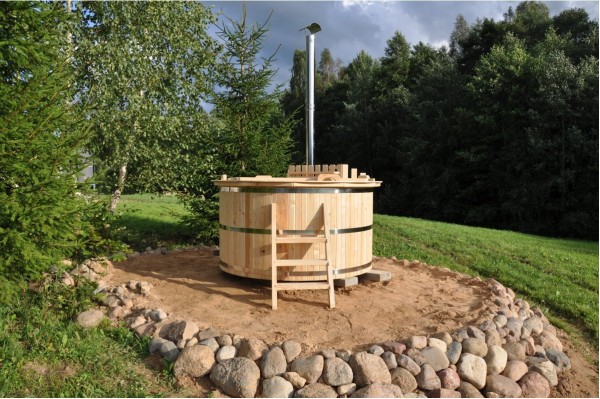Wooden larch hot tub 1,8 Wooden larch hot tub 1,8
