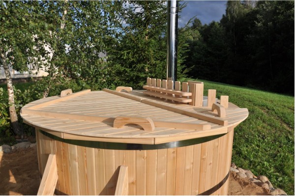 Wooden larch hot tub 1,8 Wooden larch hot tub 1,8