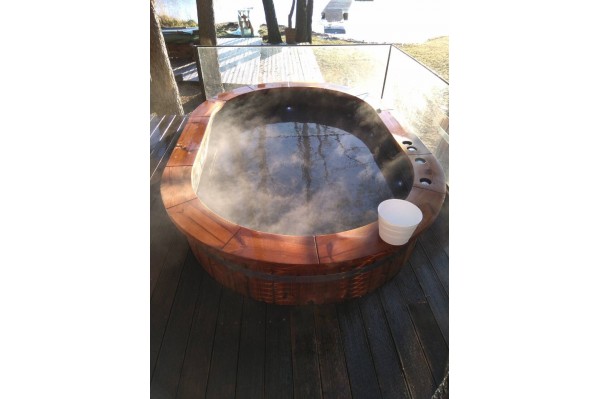Ofuro hot tub with massages Ofuro hot tub with massages
