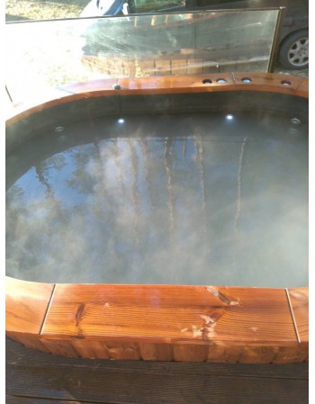 Ofuro hot tub with massages