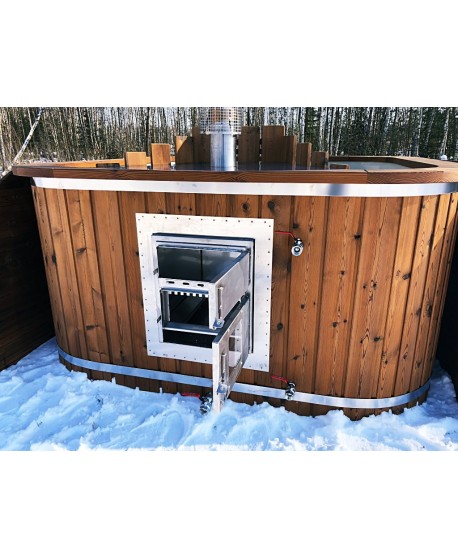 Wooden hot tub with plastic lined and powerful stove Wooden hot tub with plastic lined and powerful stove