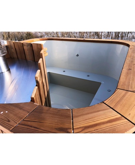 Wooden hot tub with plastic lined and powerful stove Wooden hot tub with plastic lined and powerful stove