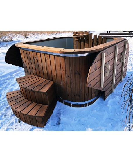 Wooden hot tub with plastic lined and powerful stove Wooden hot tub with plastic lined and powerful stove