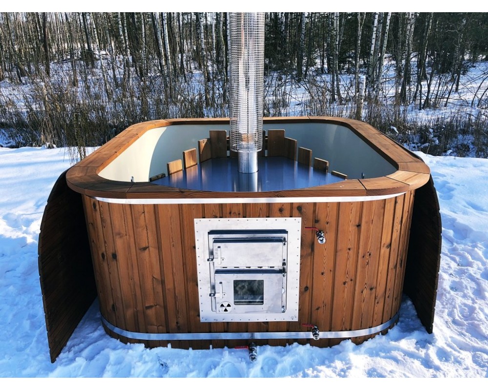 Wooden hot tub with plastic lined and powerful stove Wooden hot tub with plastic lined and powerful stove