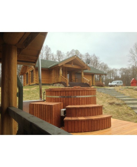 Plastic lined hot tub with thermowood Plastic lined hot tub with thermowood