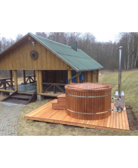 Plastic lined hot tub with thermowood Plastic lined hot tub with thermowood