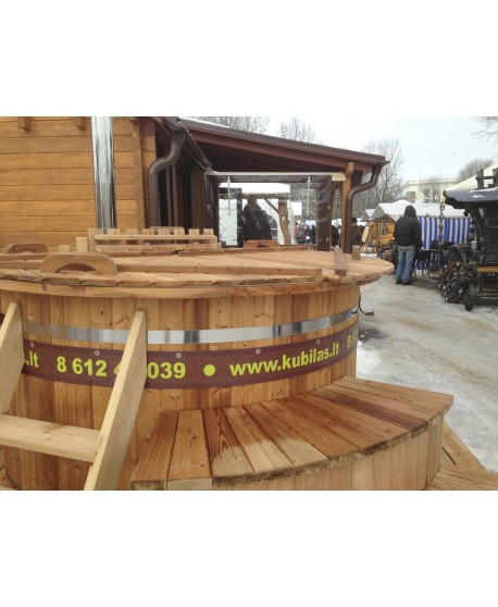 Plastic lined hot tub with thermowood Plastic lined hot tub with thermowood