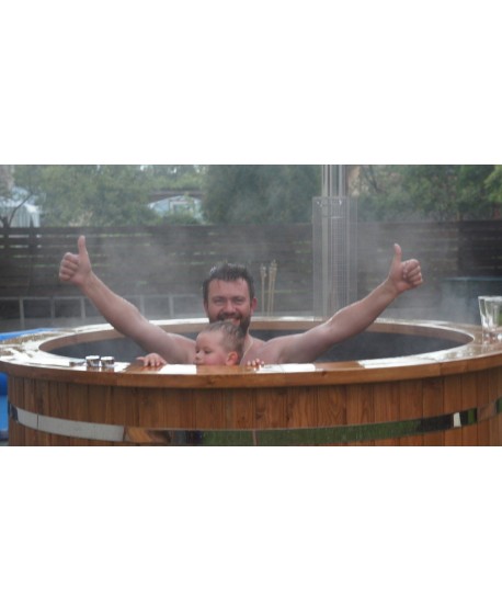 Plastic lined hot tub with thermowood Plastic lined hot tub with thermowood