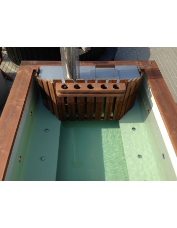 Square shape plastic hot tub with thermowood trim