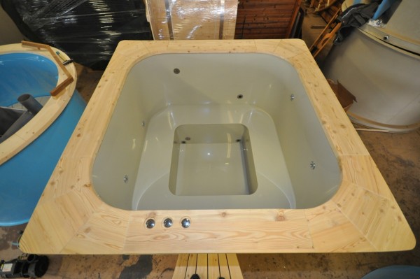square shape plastic hot tub with spruce trim square shape plastic hot tub with spruce trim