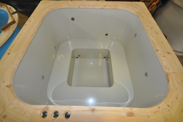 square shape plastic hot tub with spruce trim square shape plastic hot tub with spruce trim