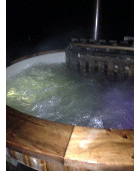 massaga in hot tub massaga in hot tub